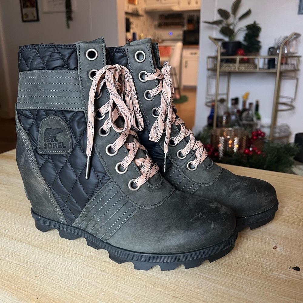 Sorel Lexie Wedge Boot Size 8